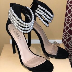 YOKI Black & Pearl Heels
